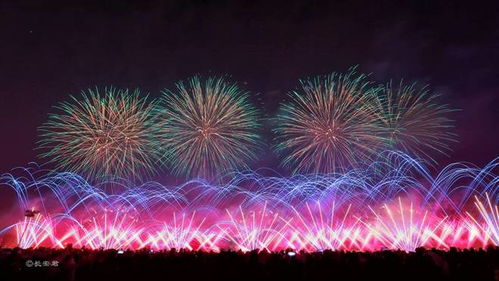 西安國(guó)際港務(wù)區(qū)璀璨焰火點(diǎn)亮元宵夜，迎新晚會(huì)喜慶上演